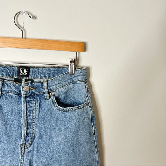 Urban Outfitters BDG High Waisted Slim Straight Light Wash Jeans - Picture 3 of 8